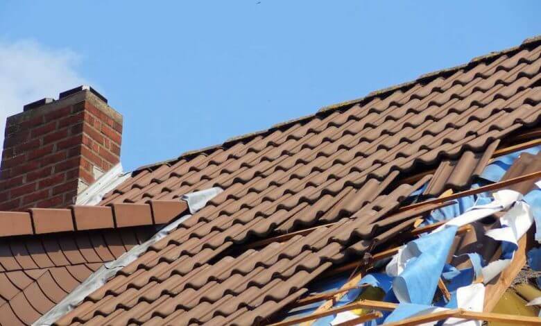 What to Do In The Event Of a Damaged Roof - ebsait astiazh