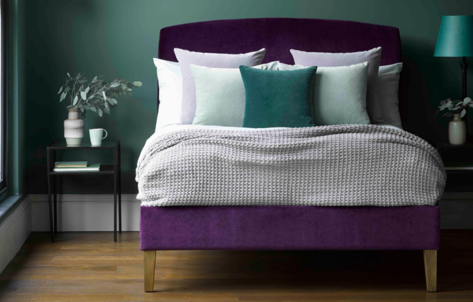 Snuggle up with our top 3 bedroom looks-websait astiazh