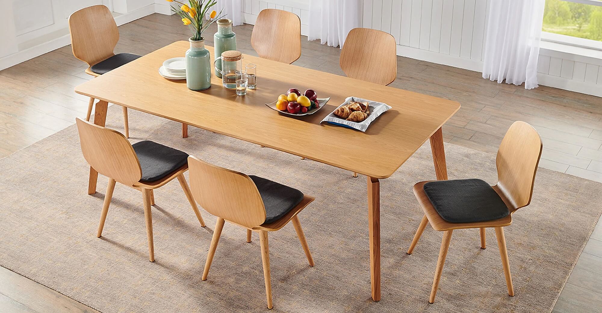 How To Pick The Perfect Modernist Dining Table