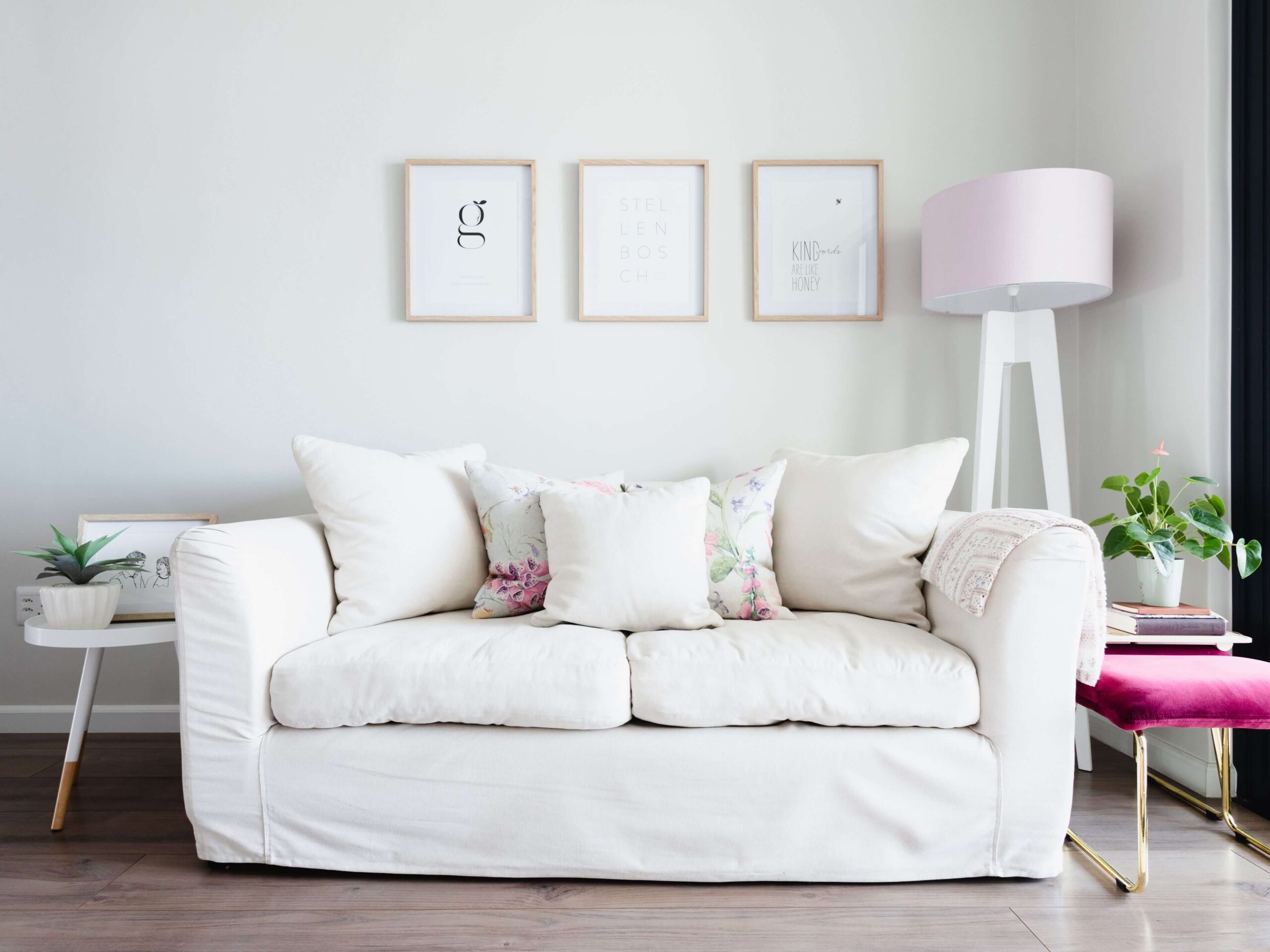 5 Tips For Choosing A Modern Living Room Sofa