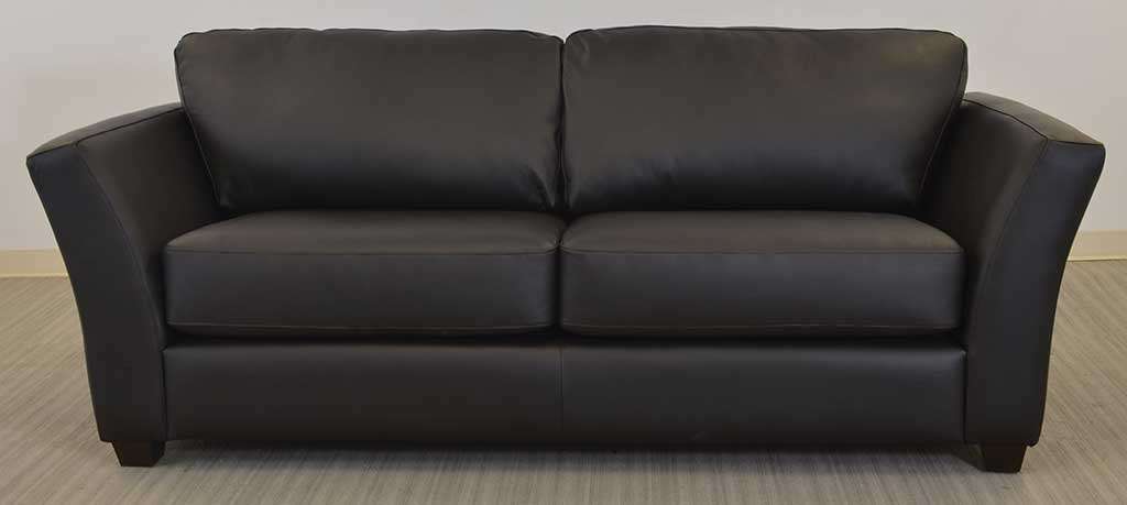 DECORATING WITH BLACK LEATHER FURNITURE